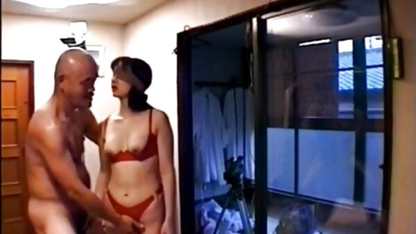 Analsex in Doggystyle-Pose für das heiße erotikfilme kostenlos ansehen japanische Luder Arisa Nakano
