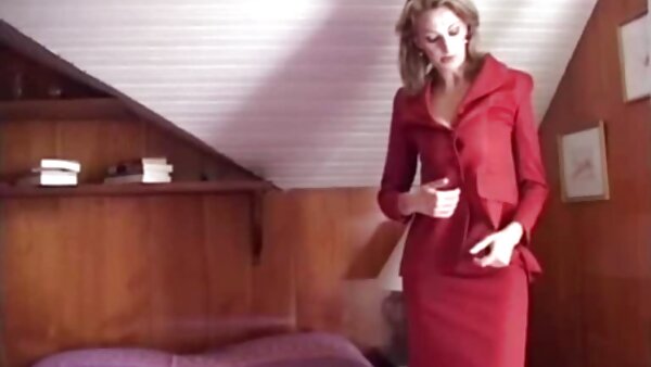 Hypnotisierende blonde Hottie streichelt ihren Killerkörper in erothikfilme kostenlos diesem erregenden Solo-Masturbationsvideo