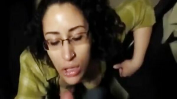 Die unersättliche Schlampe Sophie Lynx demonstriert Deepthroat-Saugfähigkeiten erotikfilme kostenlos ansehen